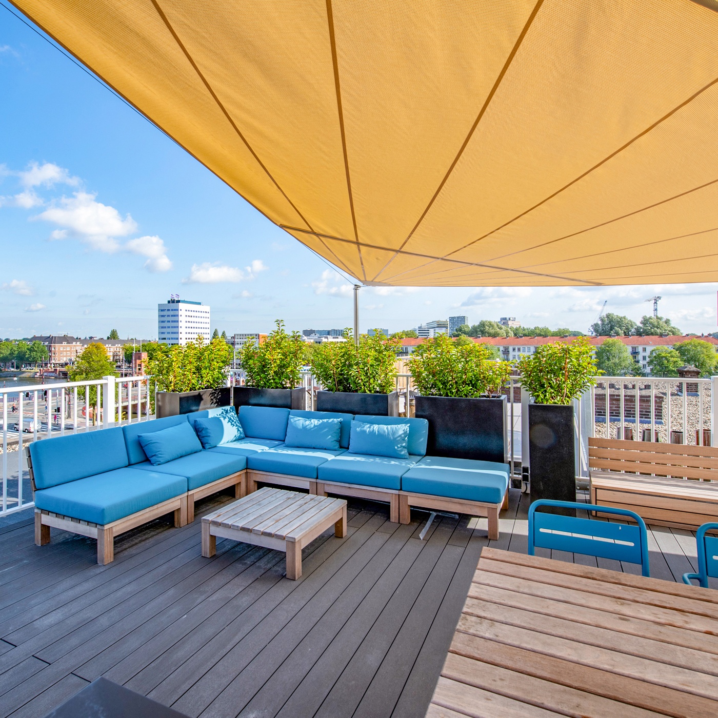 Dakterras aan de Amstel