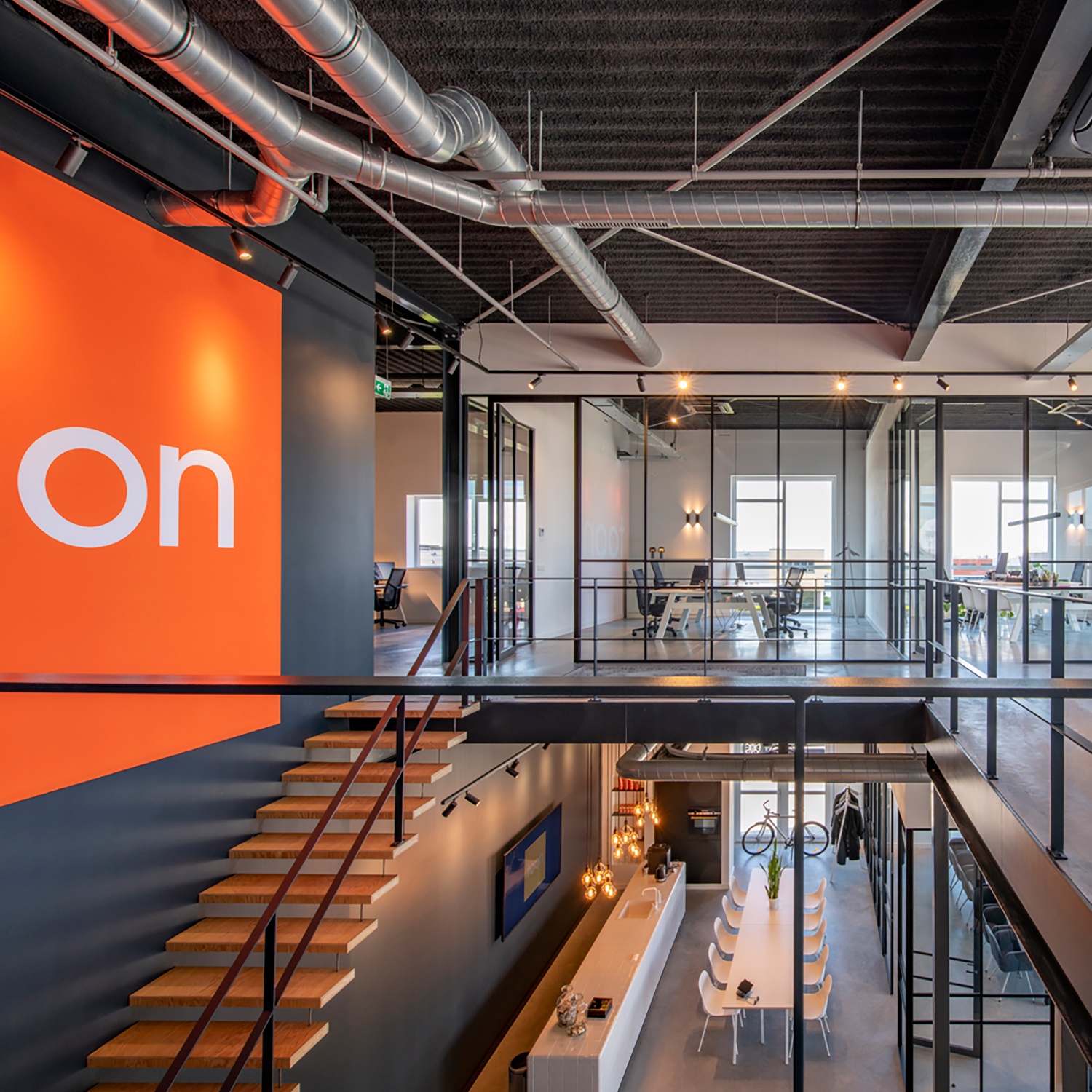 Interieur voor brandingbureau Toon