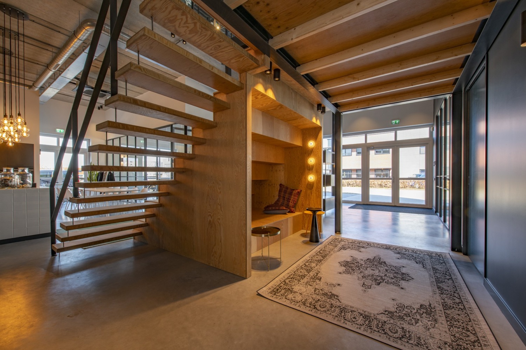 Interieur voor brandingbureau Toon