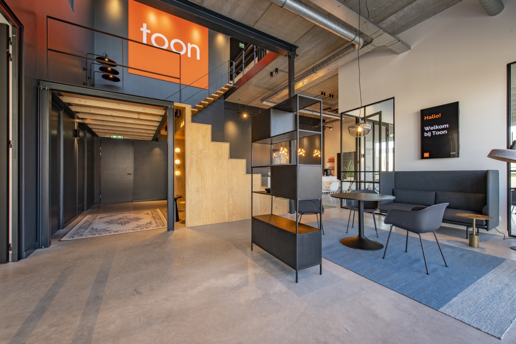 Interieur voor brandingbureau Toon