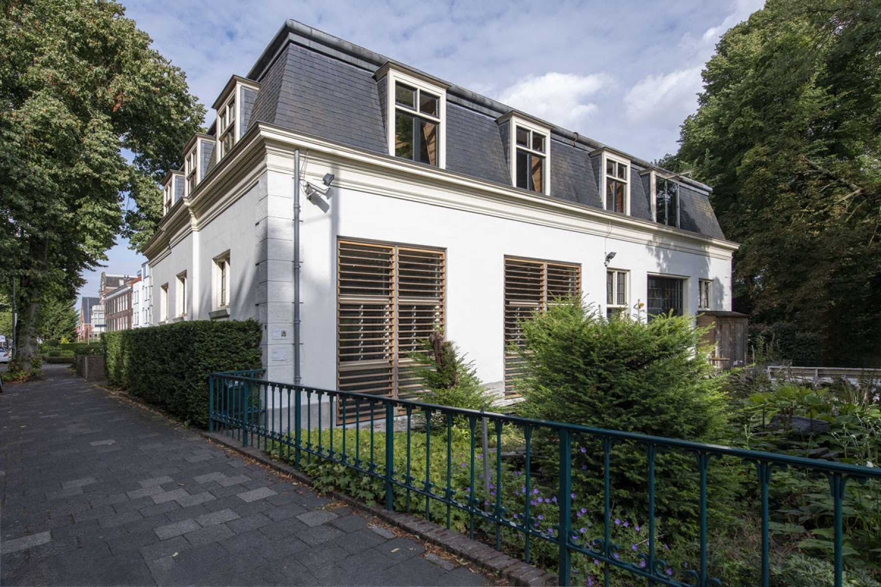 same-d-contact -2019.jpg