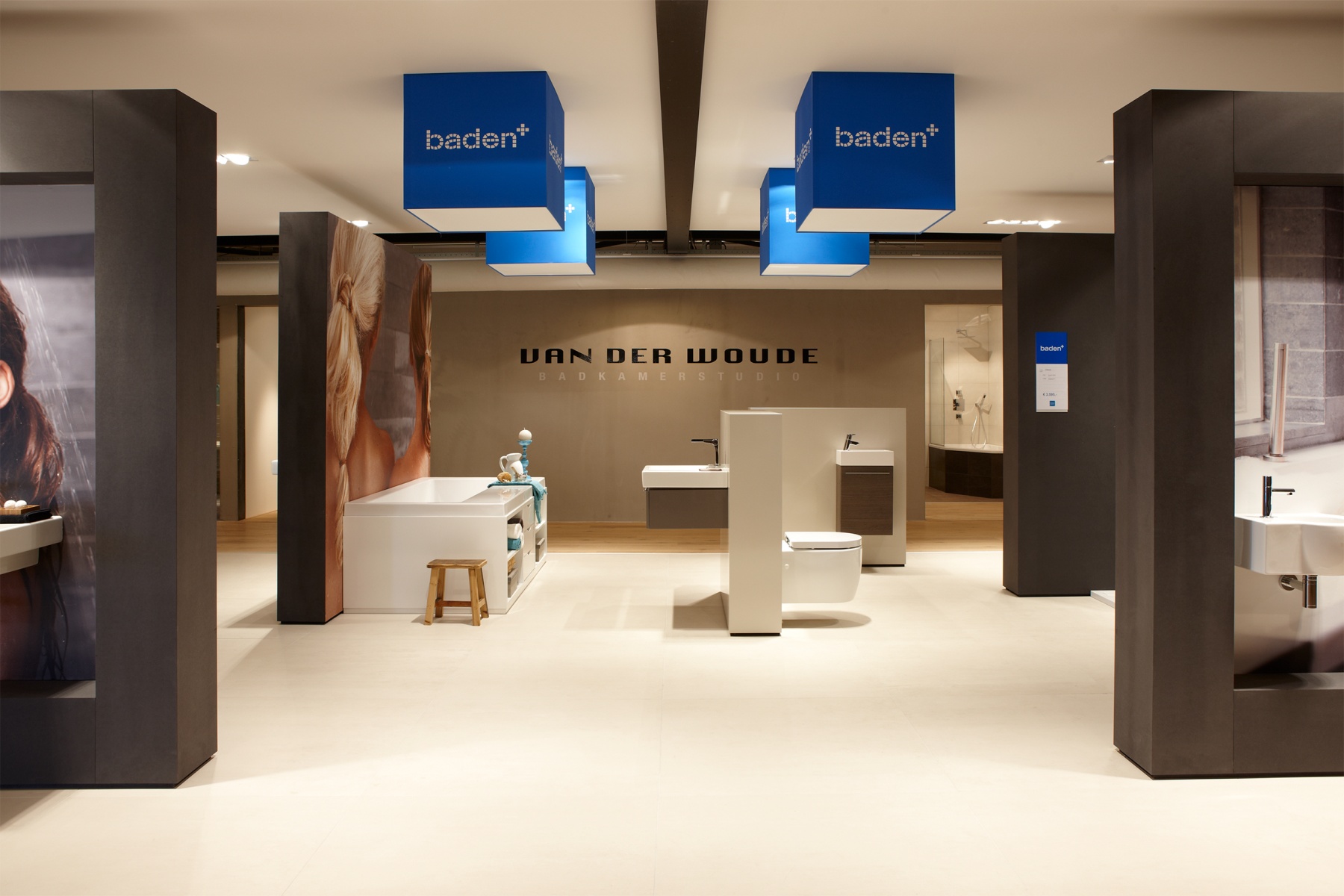 showroom 4 BW.jpg showroom 4 BW.jpg
